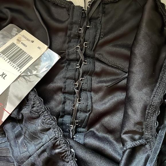 Rampage Black Lacey Corset Style Tank Top NWT - Picture 7 of 8